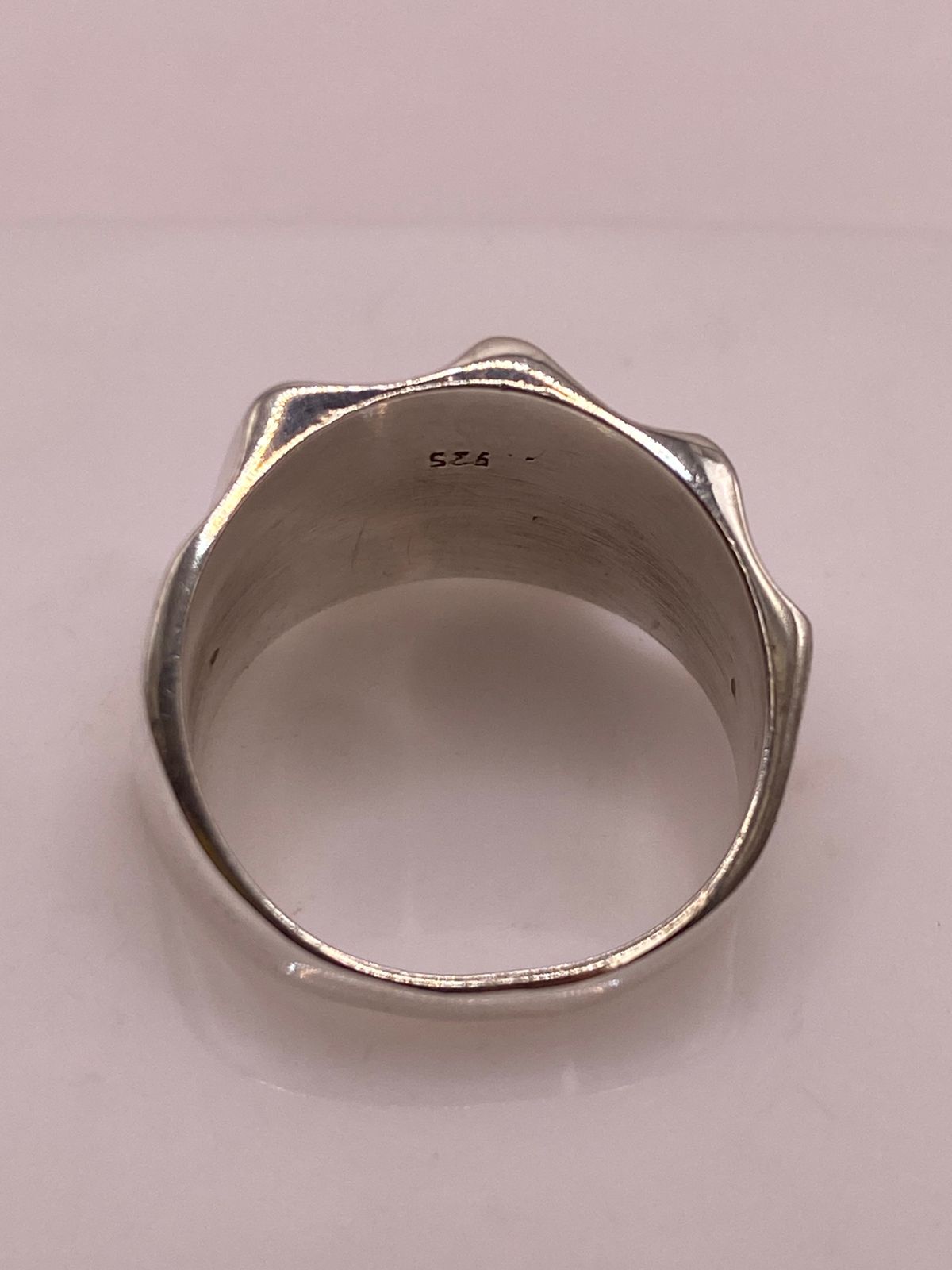 Anillo Contemporáneo Diagonal en Plata .925, sello de autenticidad Plata Ley .925