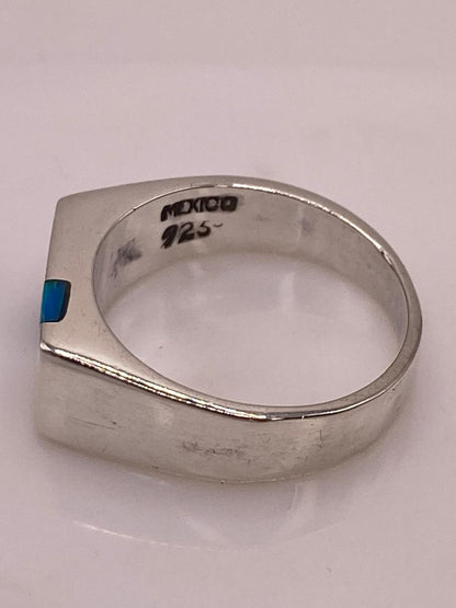 Anillo Contemporáneo con Ópalo de Fuego Azul‑verde en Plata .925, sello de autenticidad Plata Ley .925