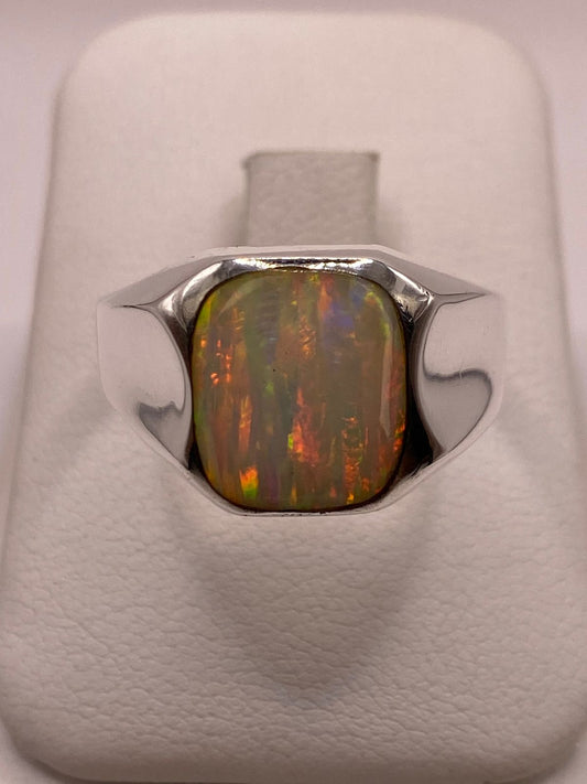 Anillo Contemporáneo con Ópalo de Fuego Multicolor en Plata .950, vista frontal