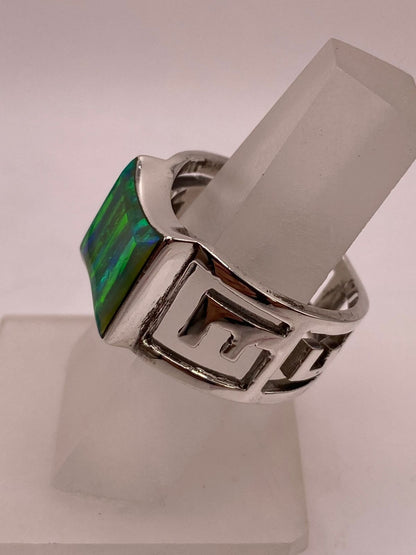 Anillo Contemporáneo con Ópalo de Fuego Verde en Plata .950, vista frontal