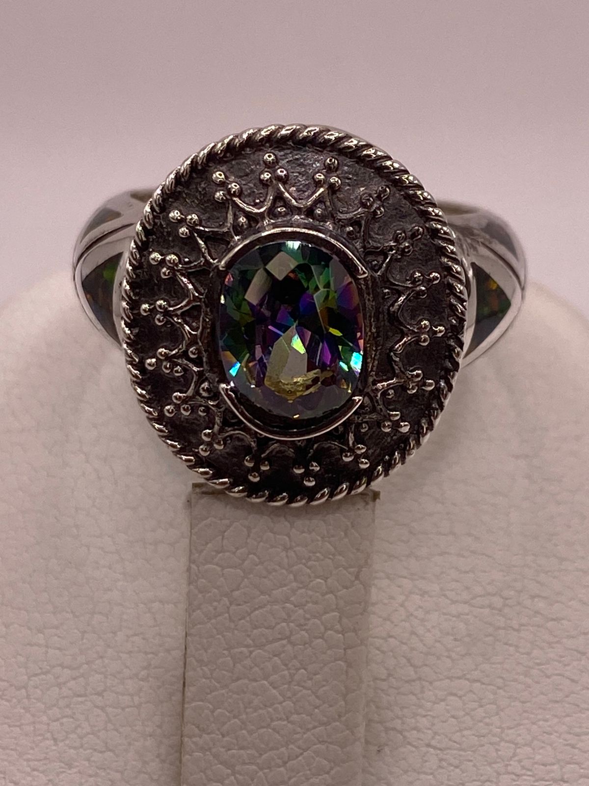 Anillo Contemporáneo Geométrico con Ópalo de Fuego, Zirconia y Marquesita en Plata .950, vista posterior