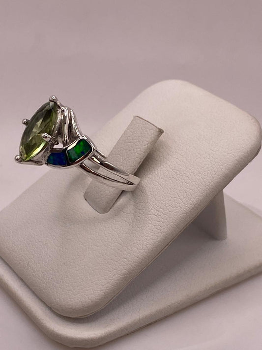 Anillo Contemporáneo con Ópalo de Fuego y Zirconia en Plata .925, vista frontal