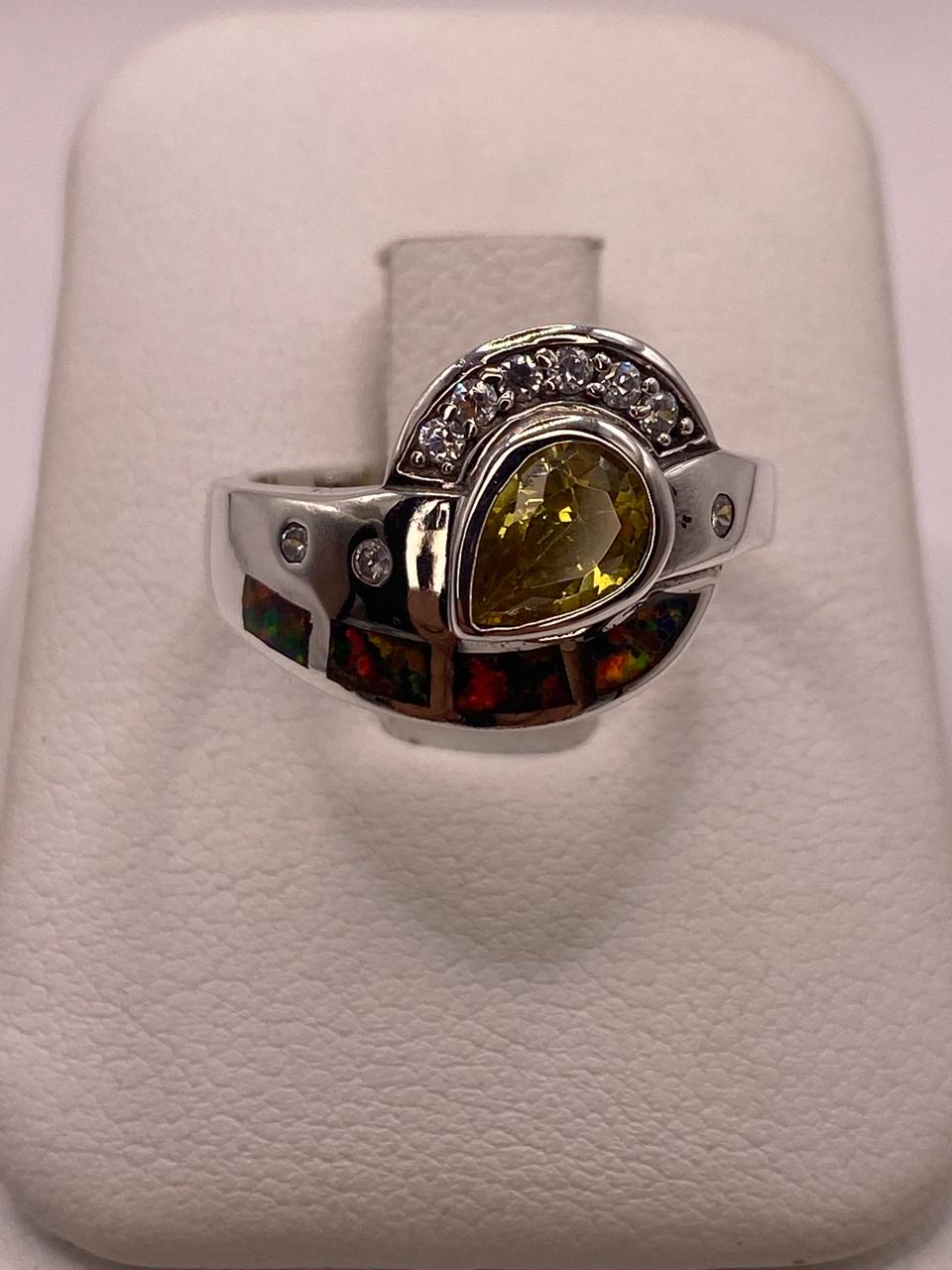 Anillo Contemporáneo con Ópalo de Fuego y Zirconia en Plata .925, vista frontal