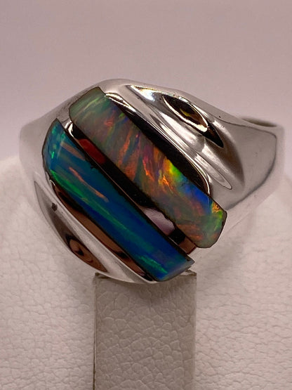 Anillo Contemporáneo en Plata Ley 950 con Ópalo de Fuego Multicolor, vista superior