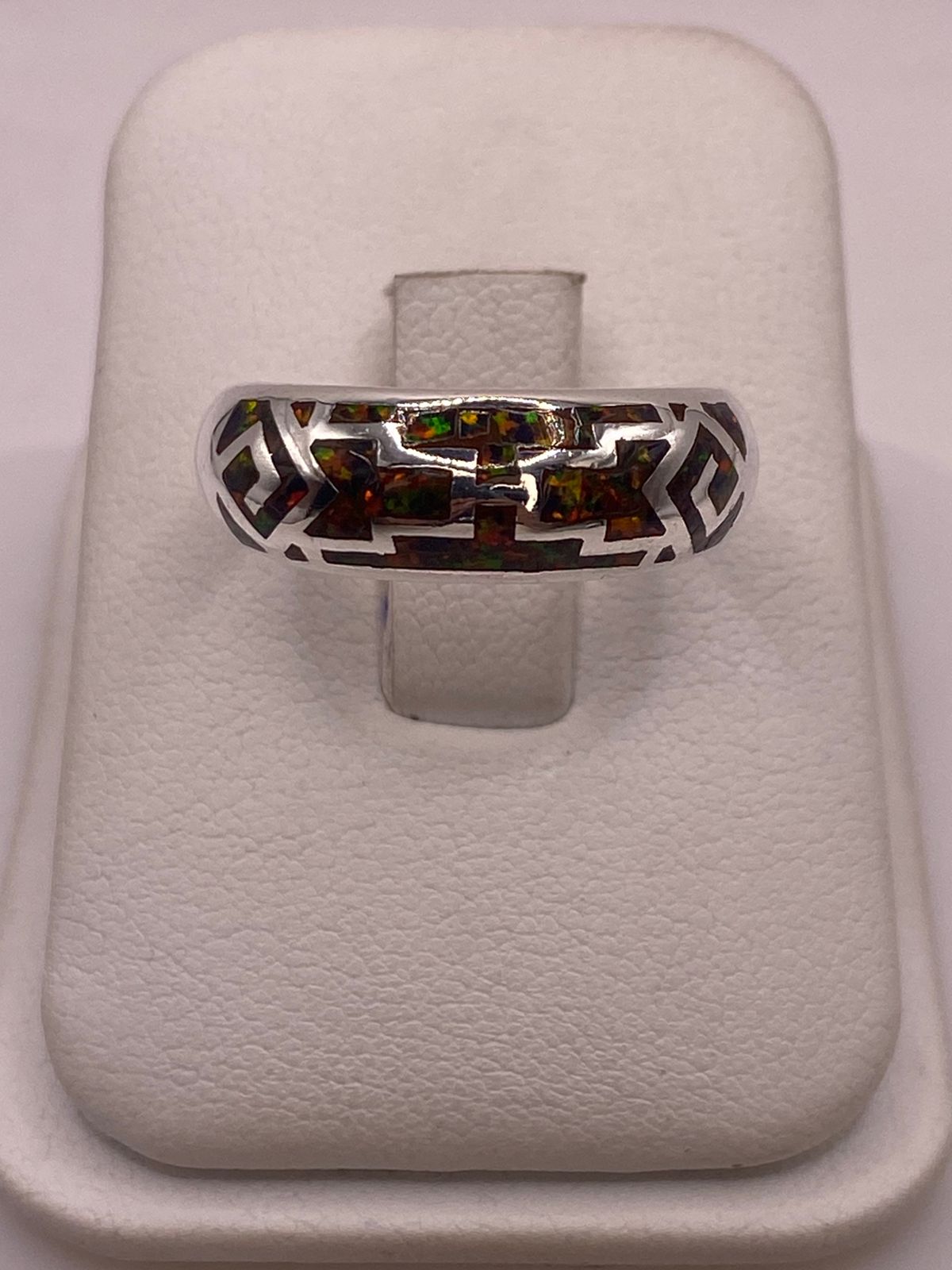 Anillo Contemporáneo de Plata 950 con Ópalo de Fuego — ángulo diagonal