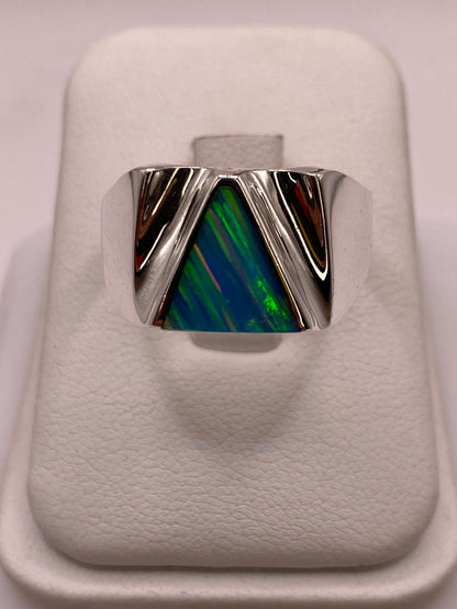 Anillo Contemporáneo Plata Ley 950 con Ópalo de Fuego Azul‑verde, vista lateral