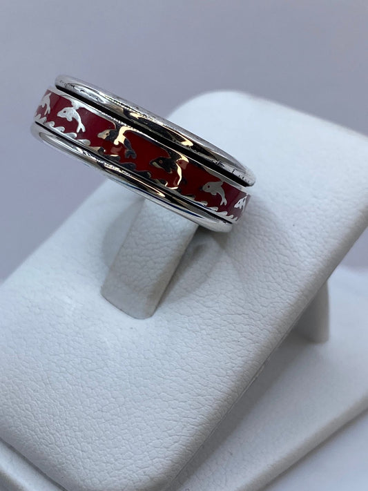 Anillo de Coral Rojo con Delfines en Plata .925, vista frontal