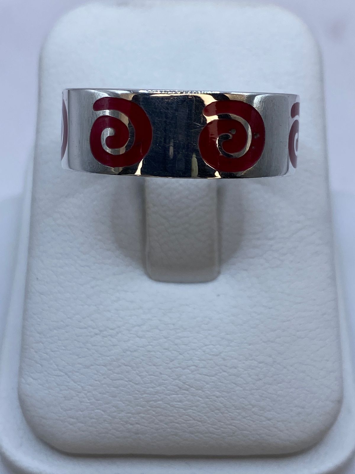 Anillo de Coral Rojo con Espirales en Plata .925, vista frontal