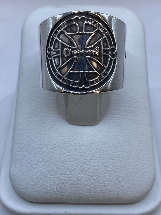 Anillo Cruz Biker “life Death Love Bikes” en Plata .925 – Diseño Sello Motociclista — vista lateral