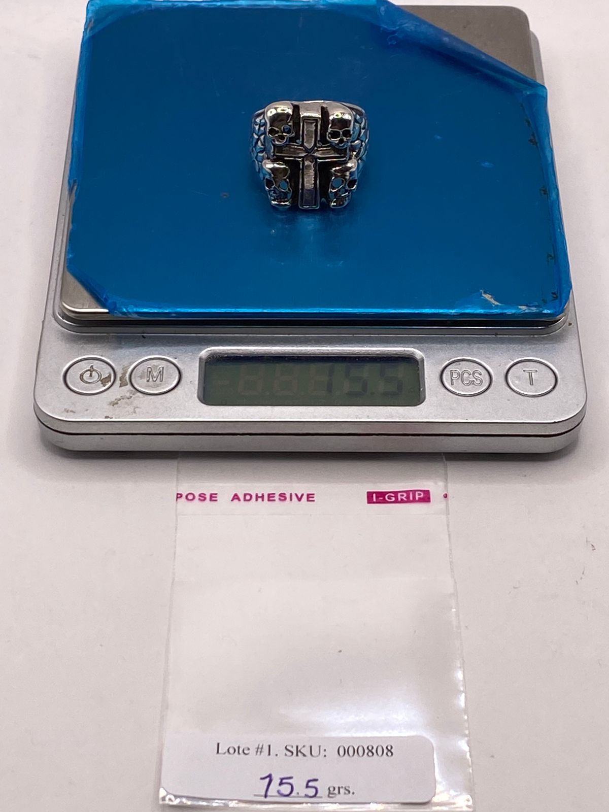 Anillo de Cruz con Calaveras en Plata .925, peso en gramos (báscula)