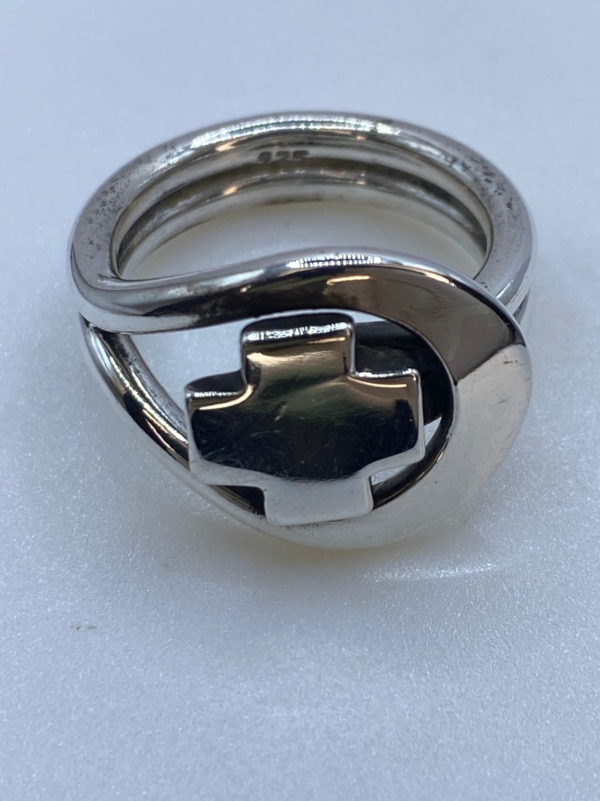 Anillo Cruz Moderna en Plata .925, sello de autenticidad Plata Ley .925