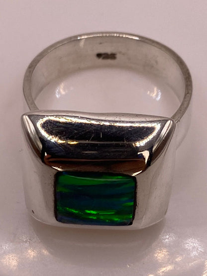 Anillo Cuadrado con Ópalo de Fuego Verde en Plata .925, sello de autenticidad Plata Ley .925