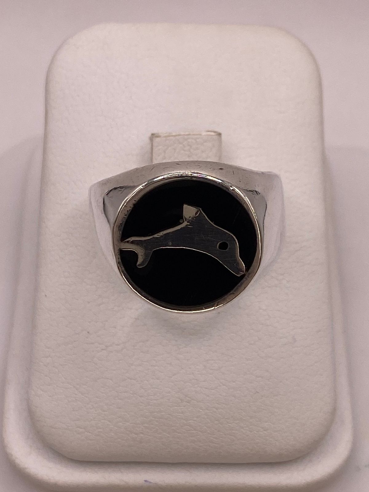 Anillo Delfín en Plata .925, vista de detalle