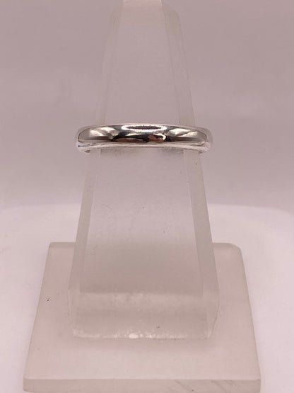 Anillo Delgado Liso de Plata Ley .925, vista lateral