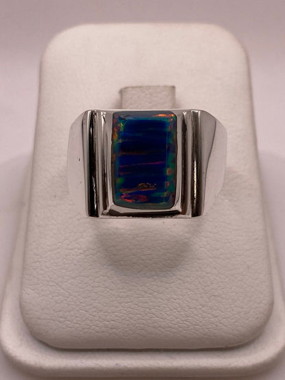 Anillo Diseño Contemporáneo Plata Ley 925 con Incrustación Vertical de Ópalo de Fuego, vista frontal