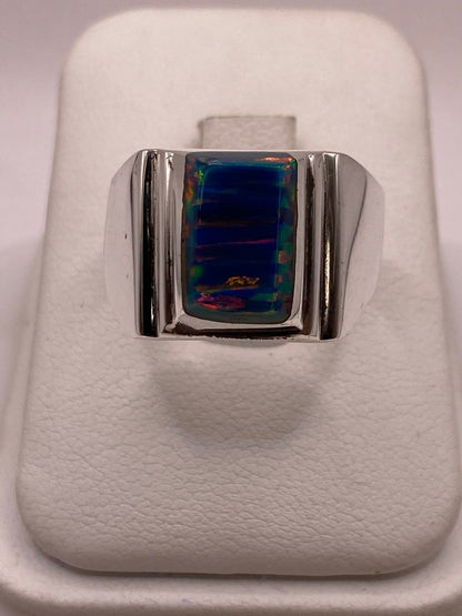 Anillo Diseño Contemporáneo Plata Ley 925 con Incrustación Vertical de Ópalo de Fuego, vista de detalle