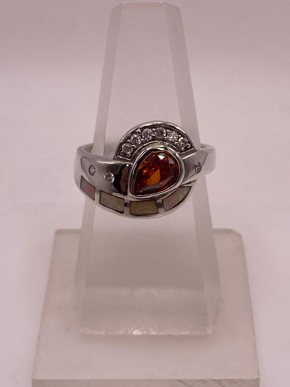 Anillo Diseño Curvo de Plata 925 con Ópalo de Fuego y Zirconia — ángulo diagonal
