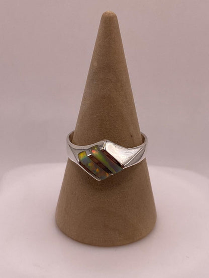 Anillo Doble Línea con Ópalo de Fuego Tornasol en Plata .925, vista frontal