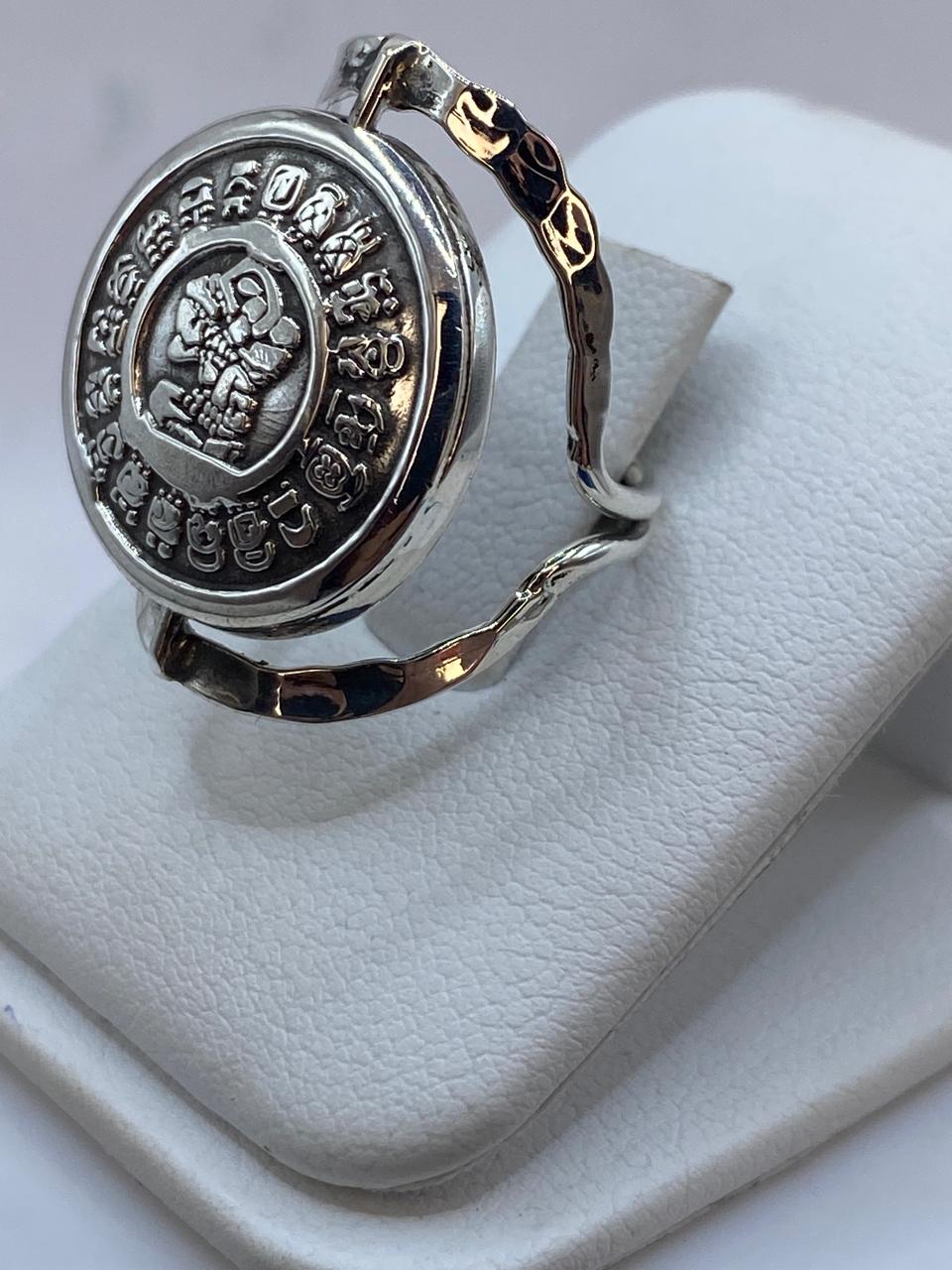 Anillo Doble Vista Calendario Azteca en Plata .925 Diseño Giratorio, vista frontal