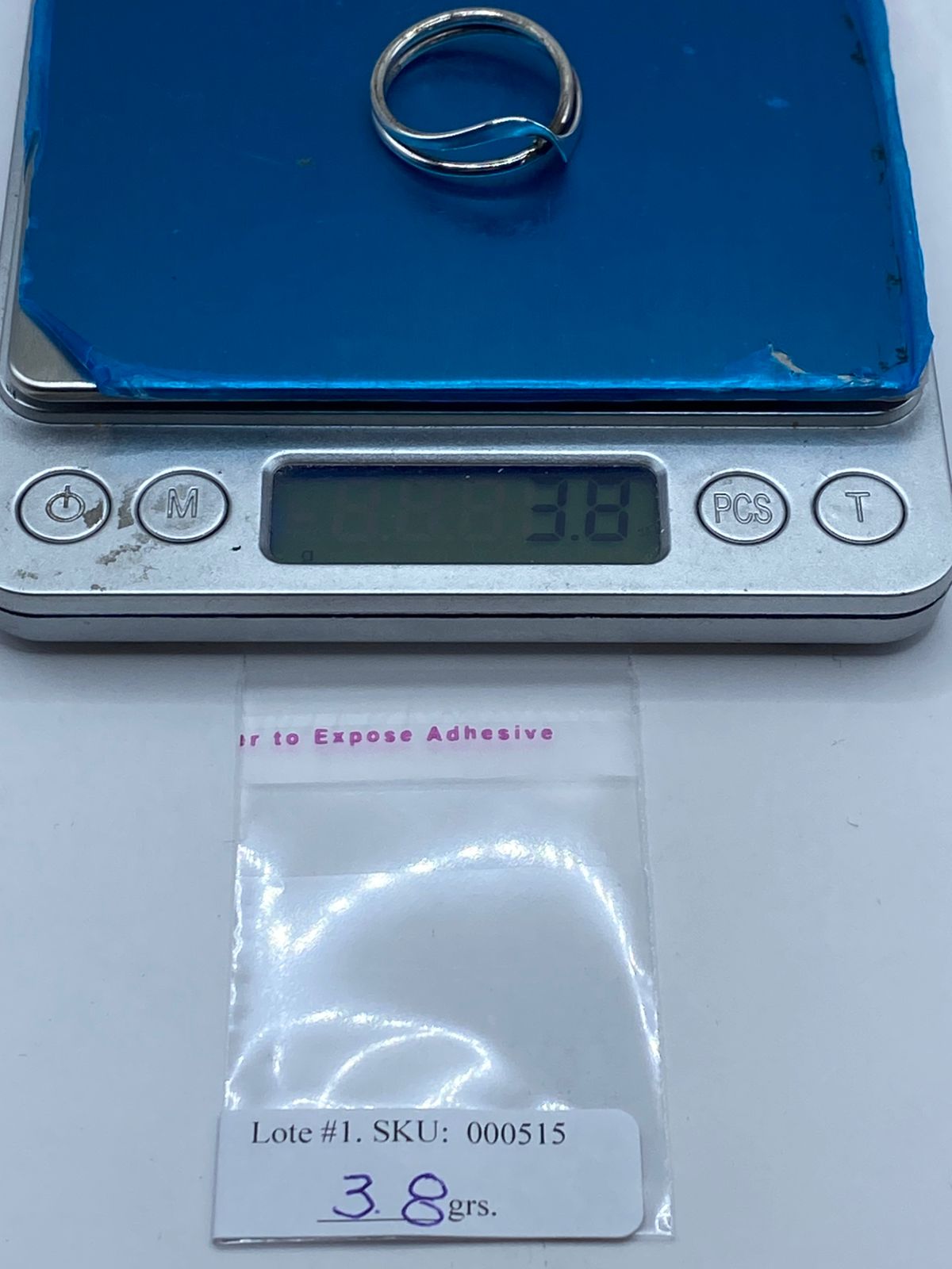 Anillo Doble Banda Entrelazada en Plata .925, peso en gramos (báscula)