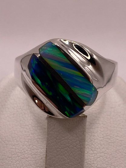 Anillo con Dos Líneas Diagonales de Ópalo de Fuego Multicolor en Plata .950, vista superior