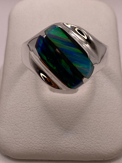 Anillo con Dos Líneas Diagonales de Ópalo de Fuego Multicolor en Plata .950, vista frontal