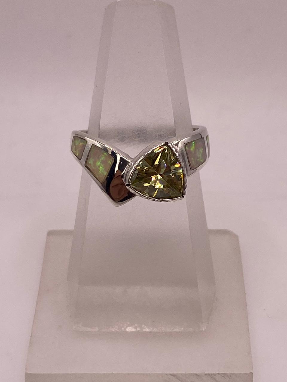 Anillo Elegante Curvo de Plata 950 con Ópalo de Fuego y Zirconia, vista posterior
