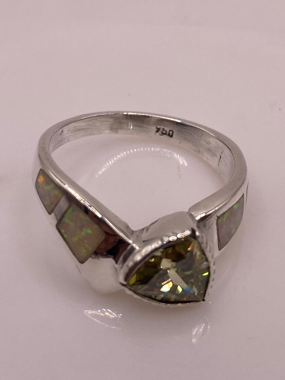 Anillo Elegante Curvo de Plata 950 con Ópalo de Fuego y Zirconia