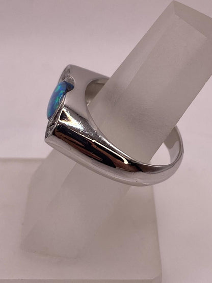 Anillo Elegante de Plata 925 con Ópalo de Fuego y Zirconia, vista de detalle