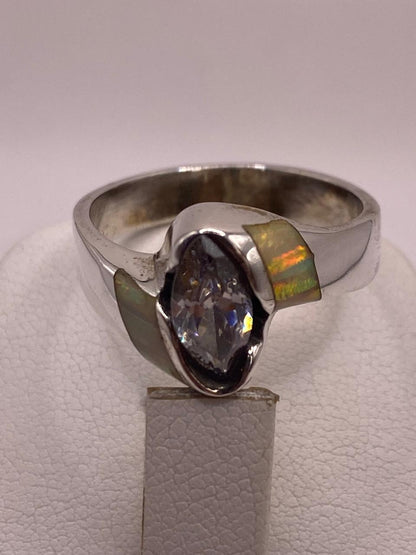 Anillo Elegante de Plata 950con Ópalo de Fuego y Zirconia, vista frontal