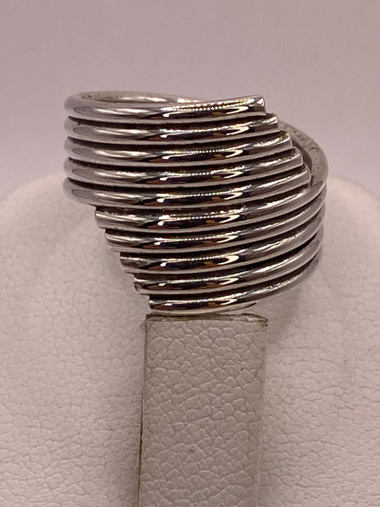 Anillo Envolvente de Barras Lisas en Plata .925, vista de detalle