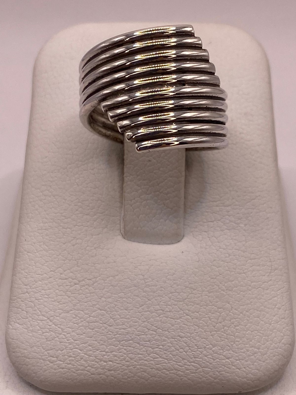 Anillo Envolvente de Barras Lisas en Plata .925, vista frontal