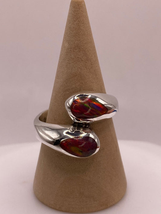 Anillo Envolvente con Ópalo de Fuego Multicolor en Plata .950 — ángulo diagonal