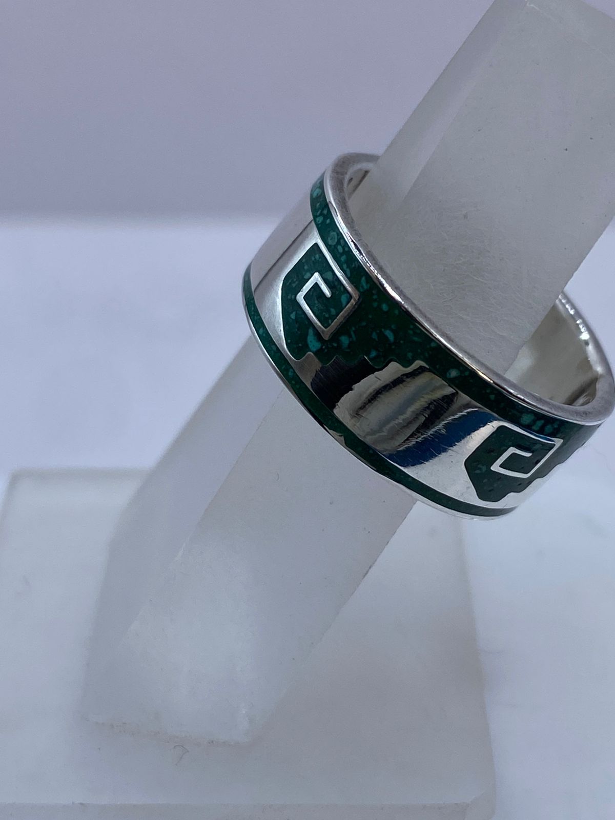Anillo Escalinata Ancestral de Plata .925 con Malaquita, vista frontal