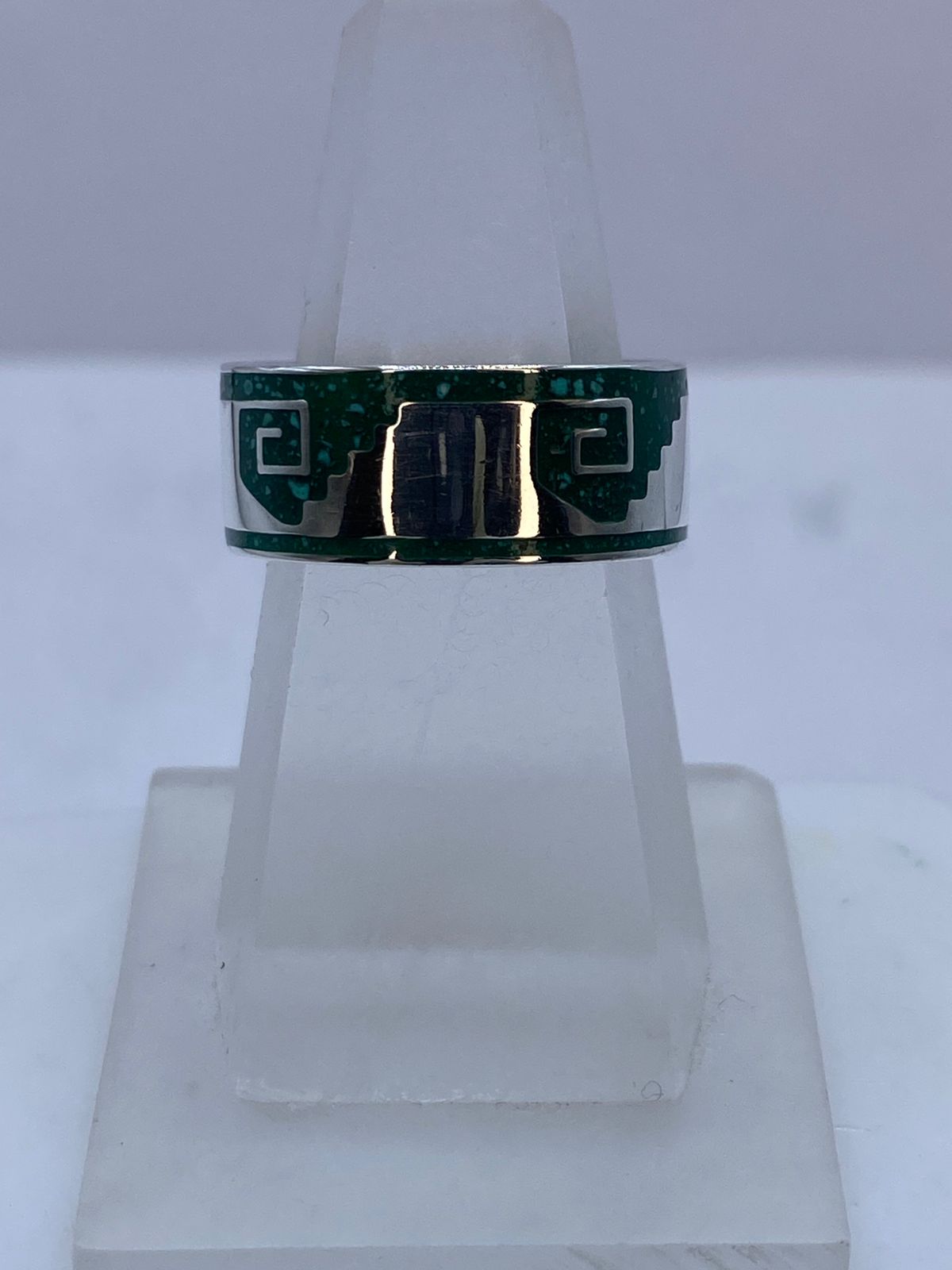 Anillo Escalinata Ancestral de Plata .925 con Malaquita — vista lateral
