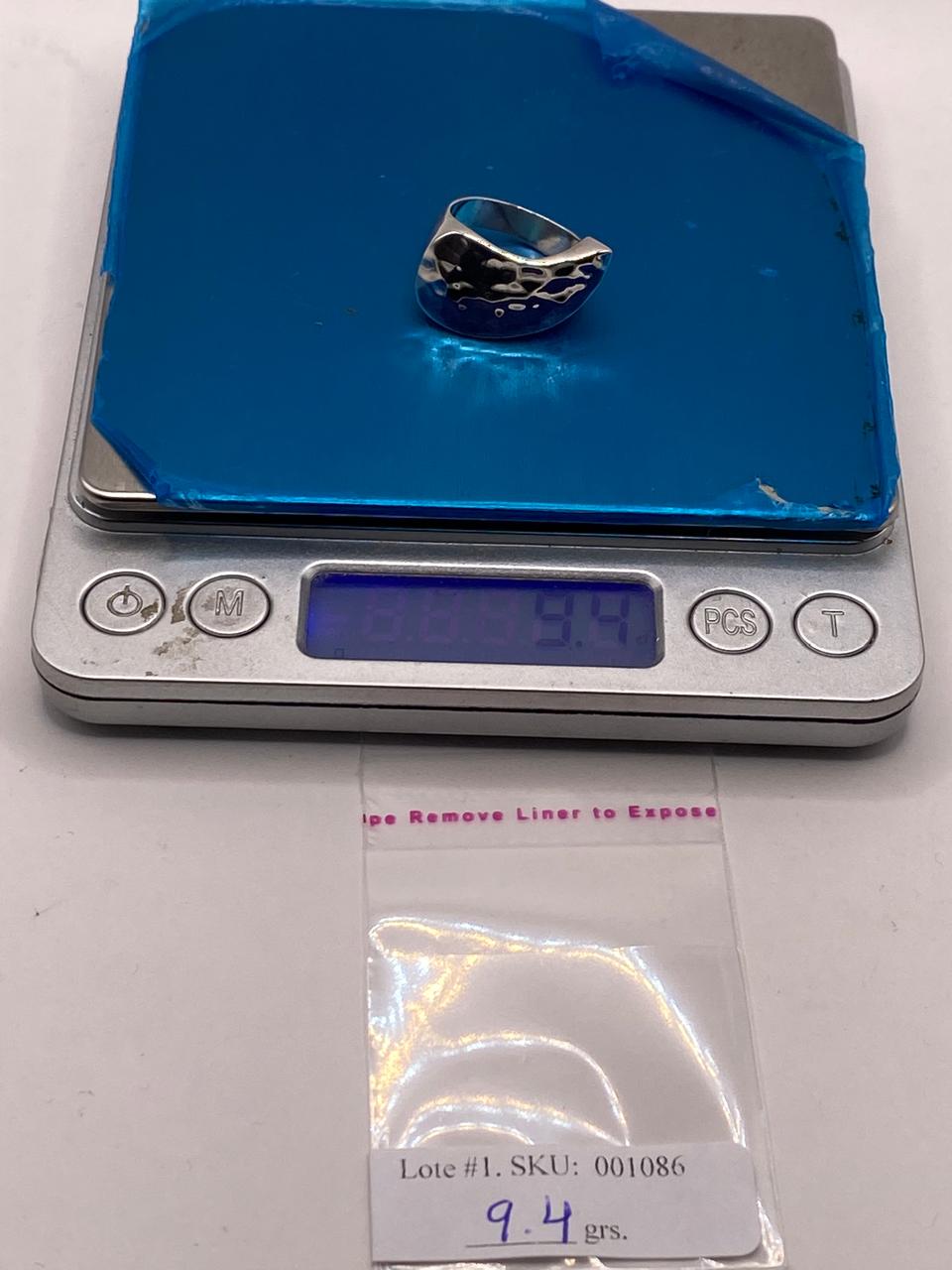 Anillo Escultural Martillado en Plata .925, peso en gramos (báscula)