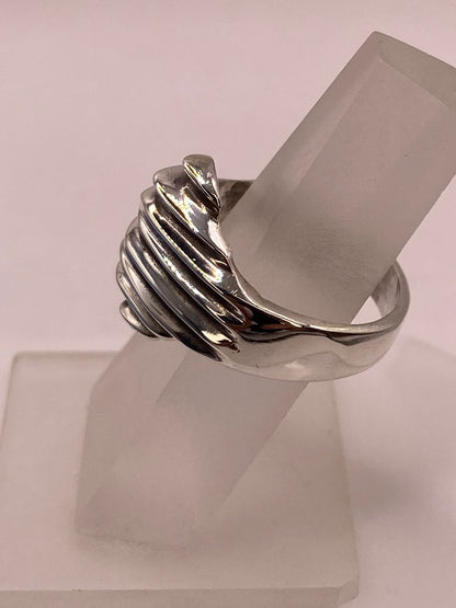Anillo Escultural Ondas en Plata .925, vista lateral