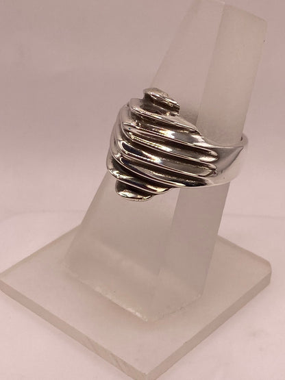 Anillo Escultural Ondas en Plata .925, vista frontal