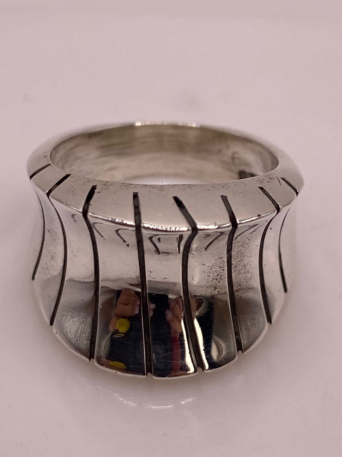 Anillo Escultural Ondulado en Plata .925, vista superior