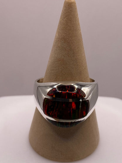 Anillo Escultural con Ópalo de Fuego Multicolor en Plata .950, vista frontal