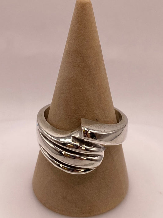 Anillo Escultural de Plata Ley .925 — ángulo diagonal
