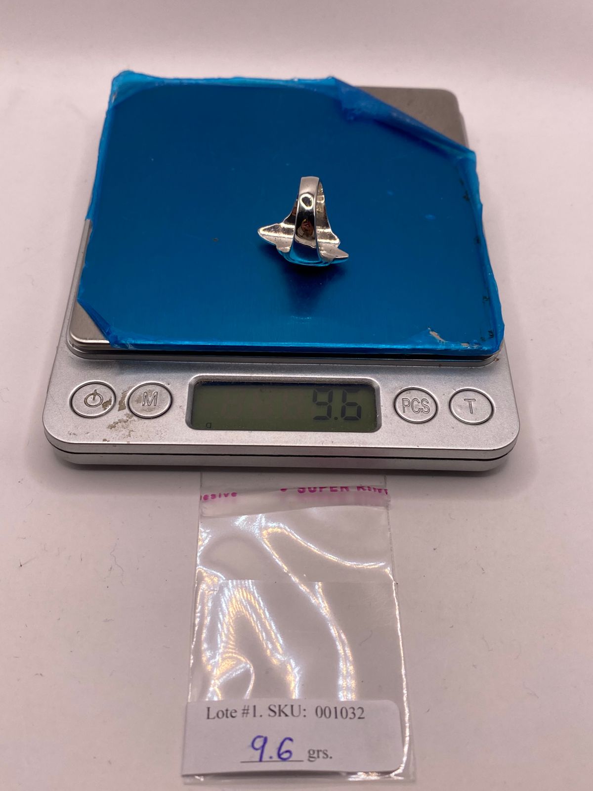 Anillo Escultural de Plata .925, peso en gramos (báscula)