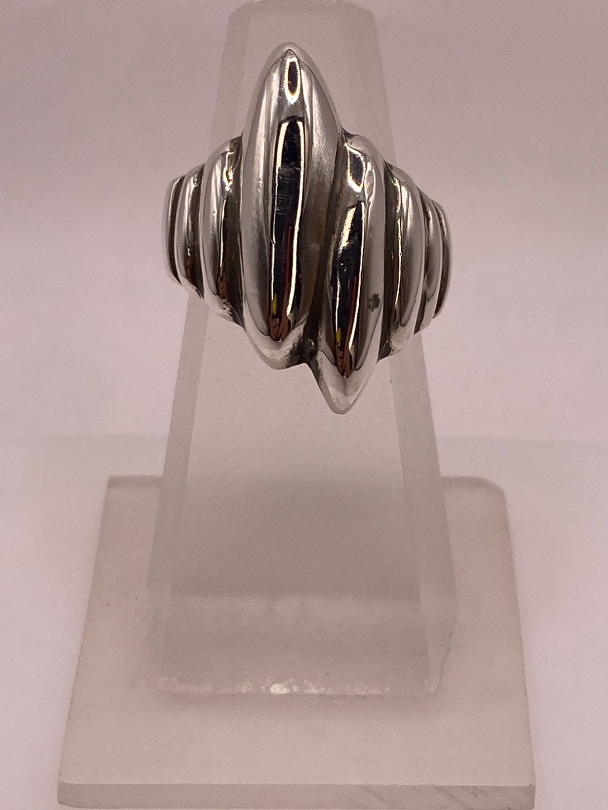Anillo Escultural de Plata .925, vista frontal