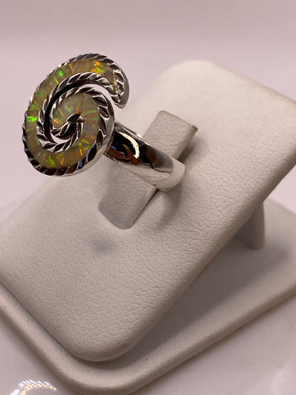 Anillo Espiral con Ópalo de Fuego en Plata Ley 925, vista frontal