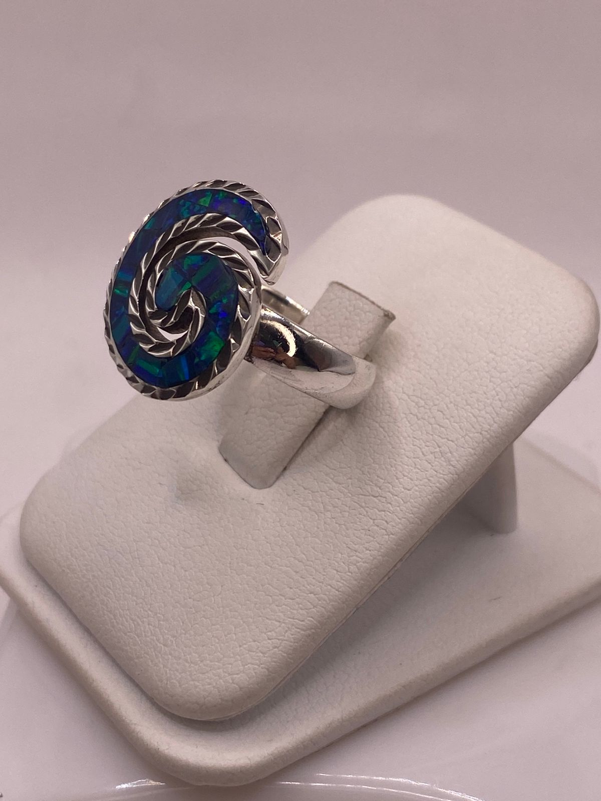 Anillo Espiral de Plata 925 con Ópalo de Fuego, vista frontal