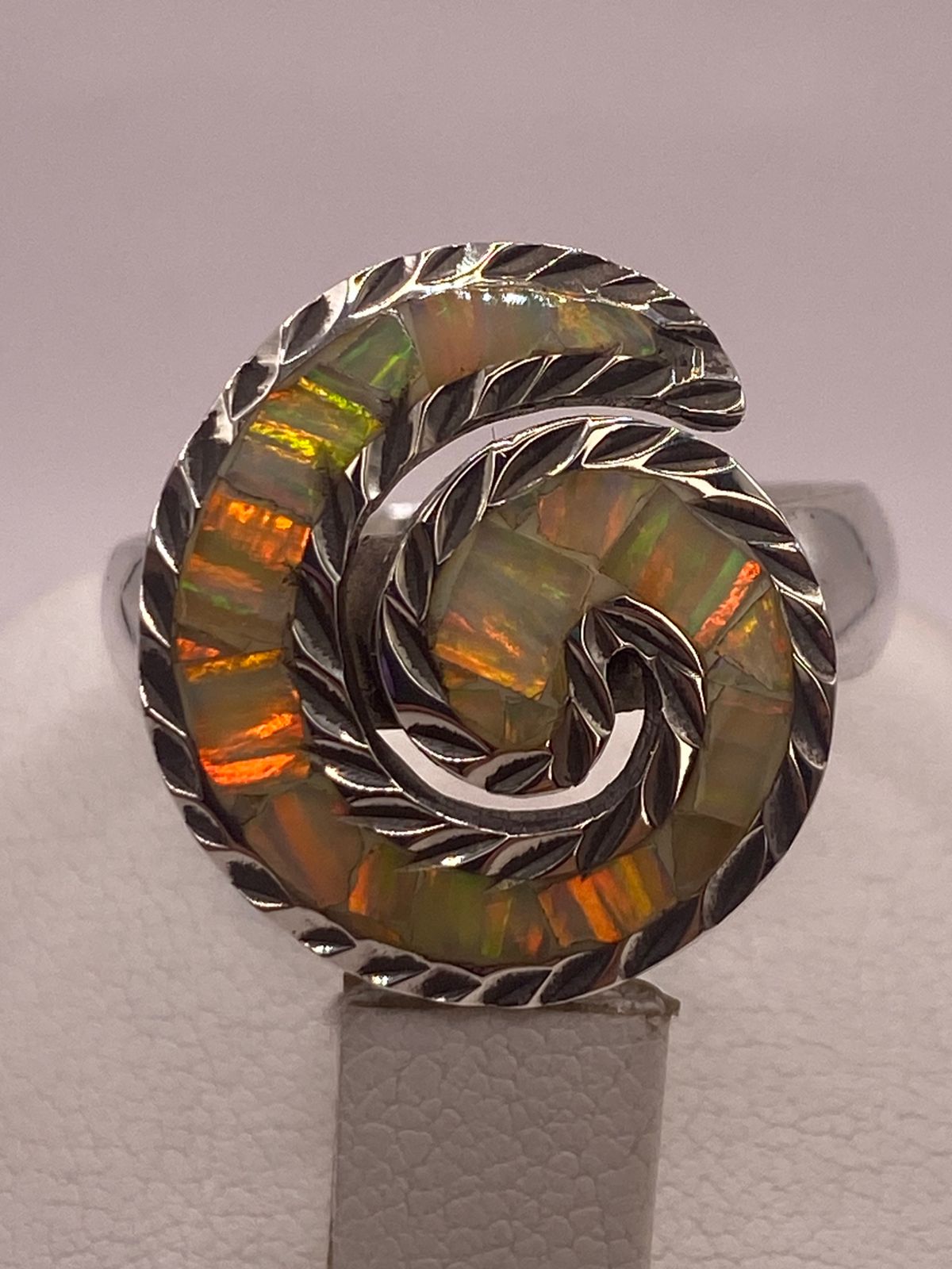 Anillo Espiral de Plata 950 con Ópalo de Fuego, vista superior