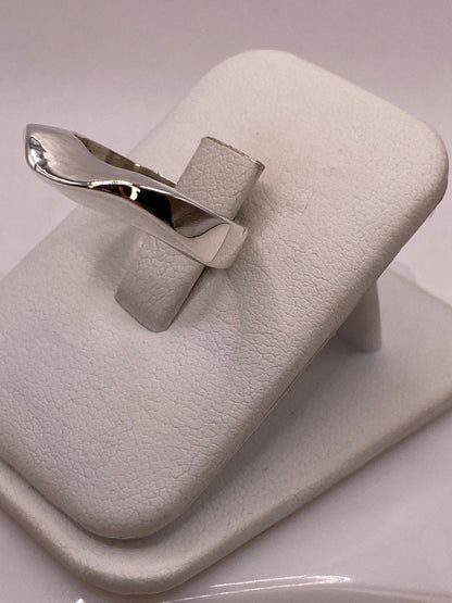 Anillo Estructural Martillado de Plata Ley .925, vista frontal