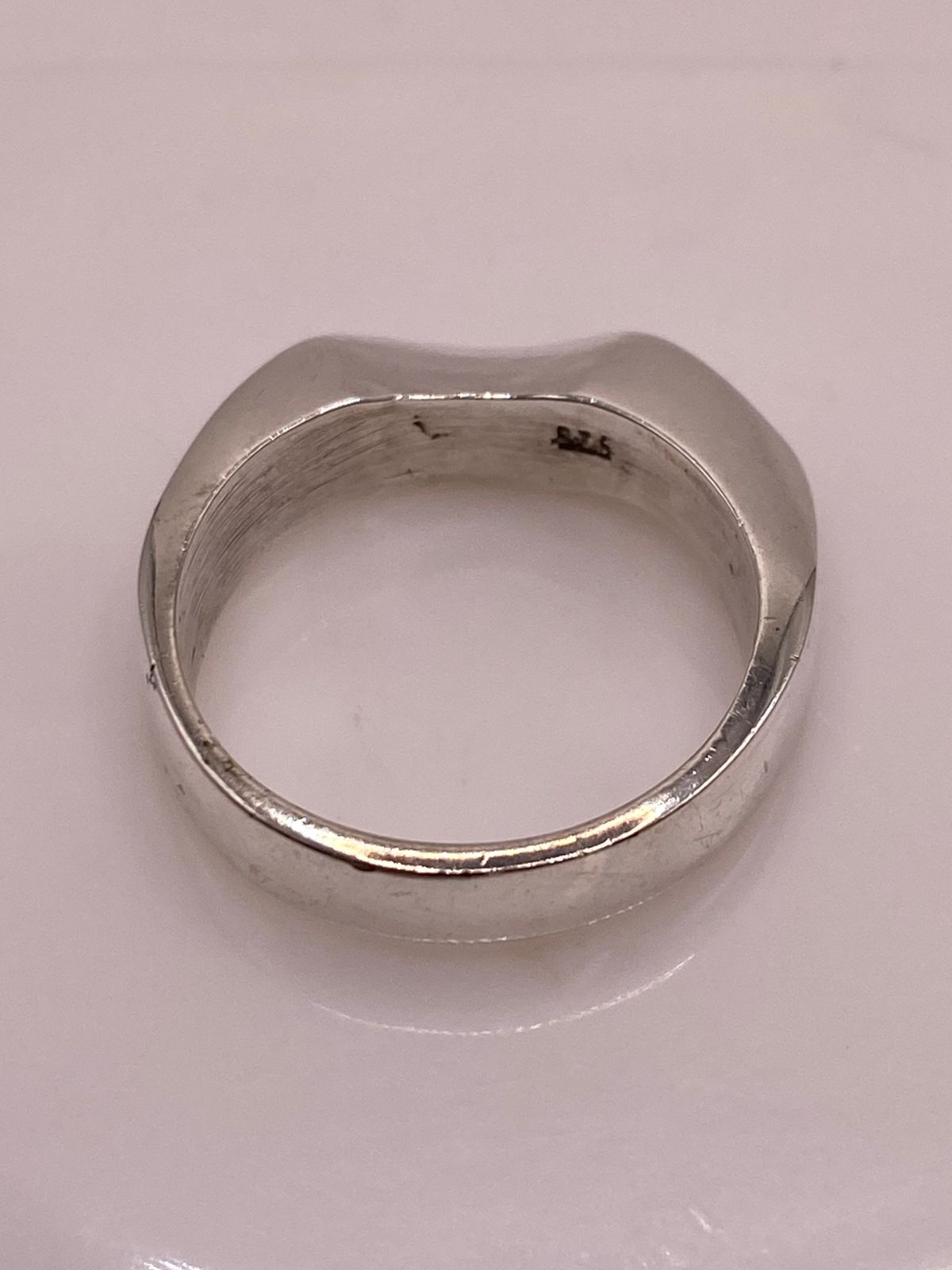 Anillo Estructural Martillado de Plata Ley .925, sello de autenticidad Plata Ley .925