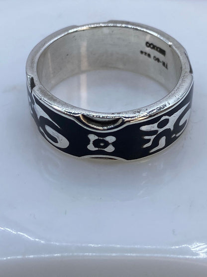 Anillo de Figura Orgánica en Plata .925, sello de autenticidad Plata Ley .925