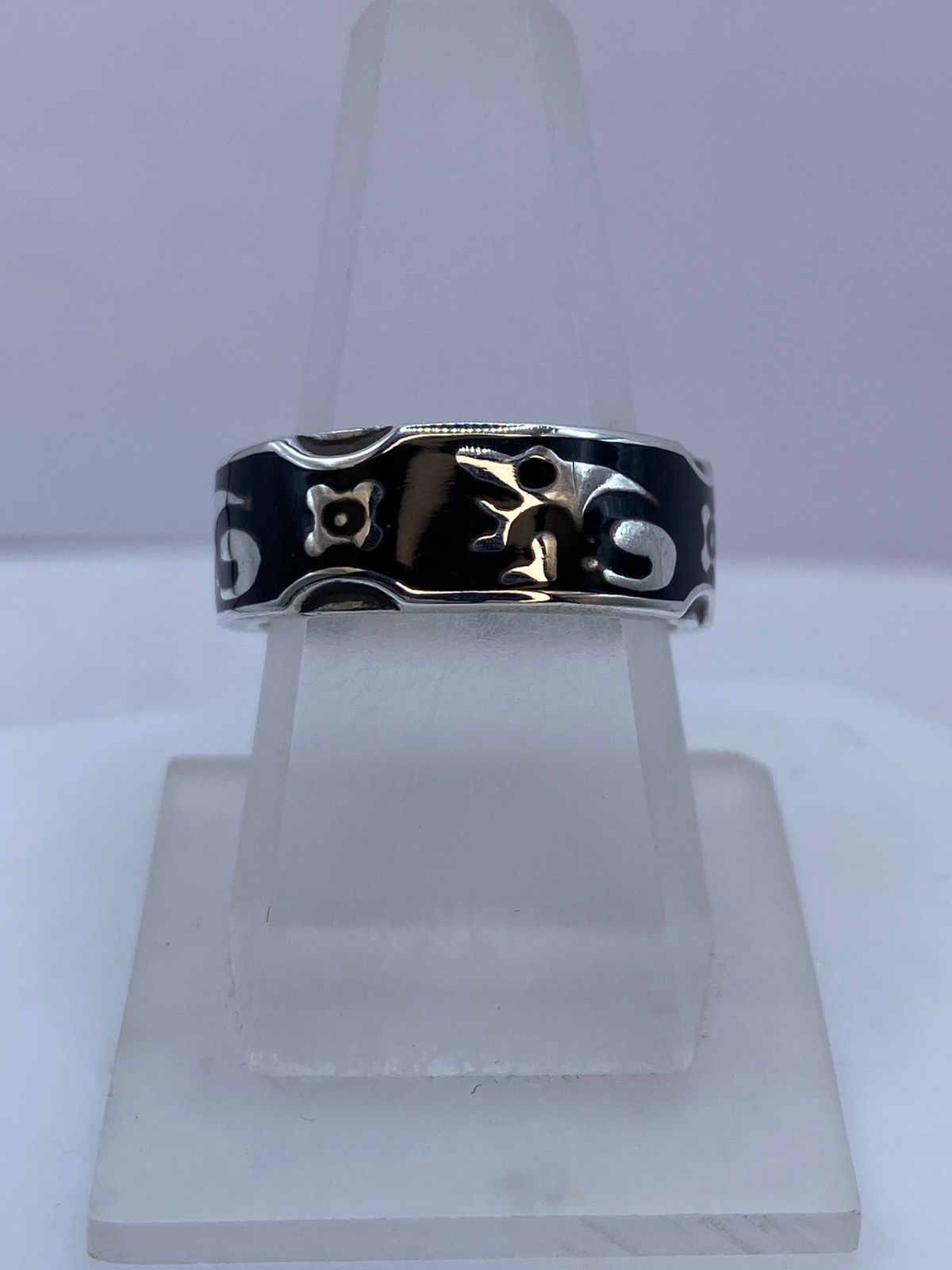 Anillo de Figura Orgánica en Plata .925 — vista lateral